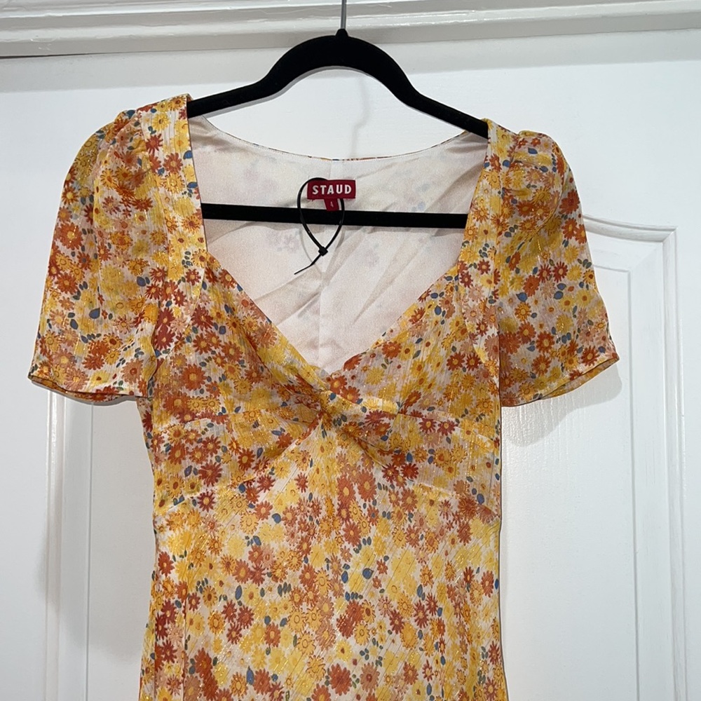 STUAD GOWN